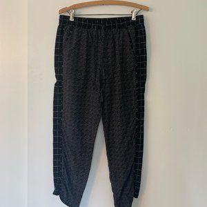 Madewell Black and White Patterned Joggers Size M